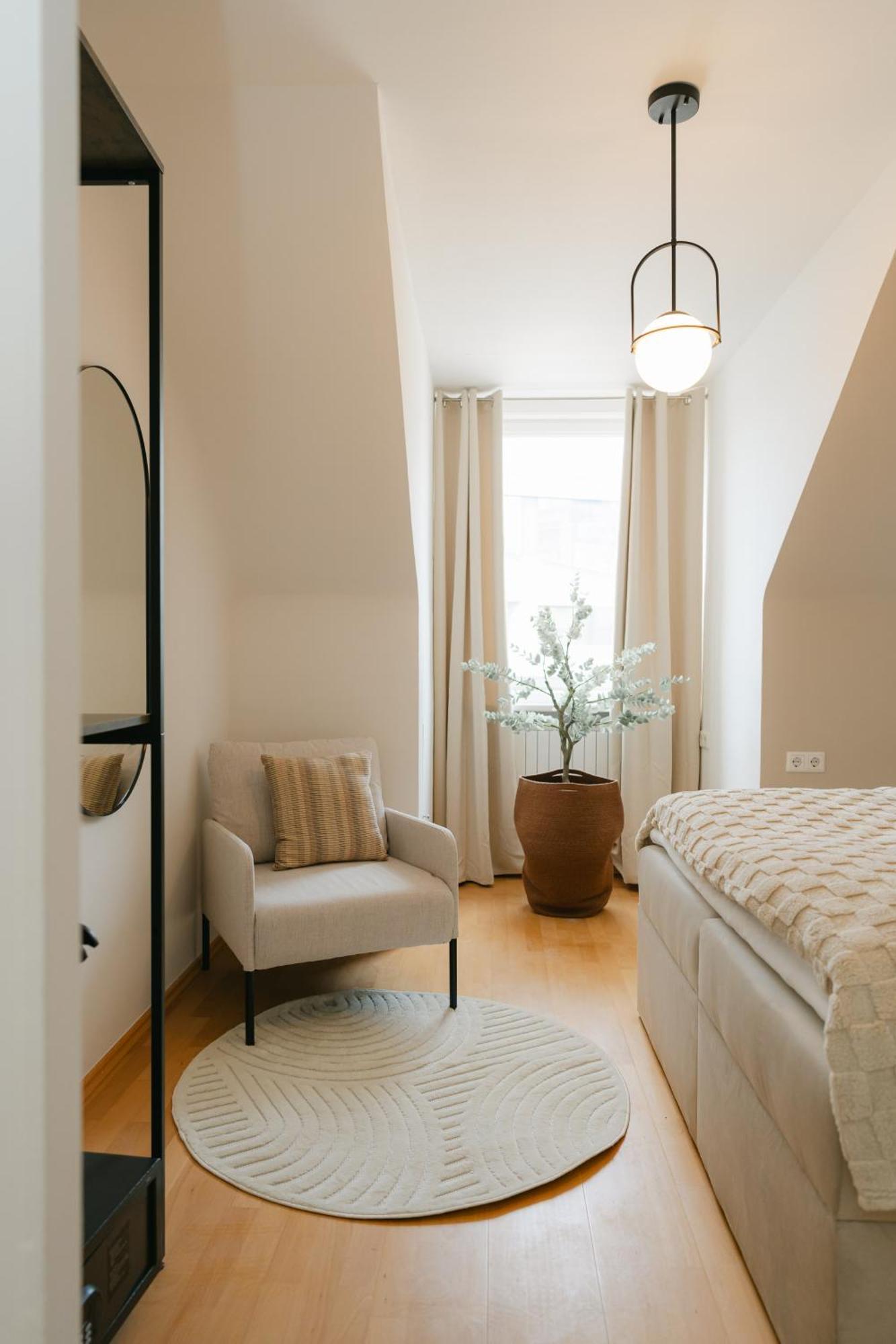 Comfy For 4-6, 5 Min To Center, No Lift Currently Apartamento