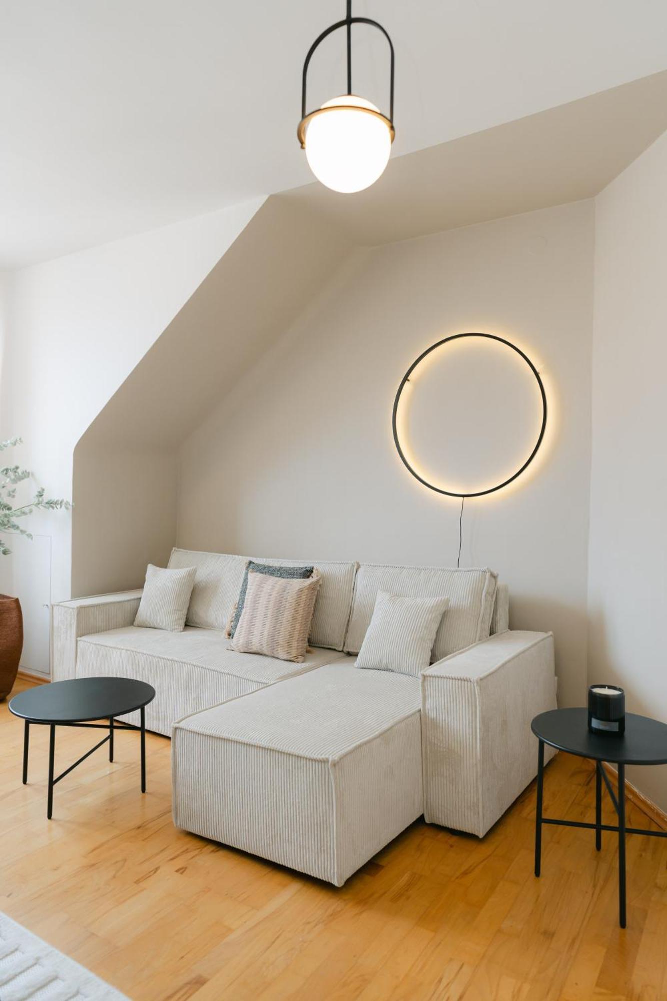 Comfy For 4-6, 5 Min To Center, No Lift Currently Apartamento *