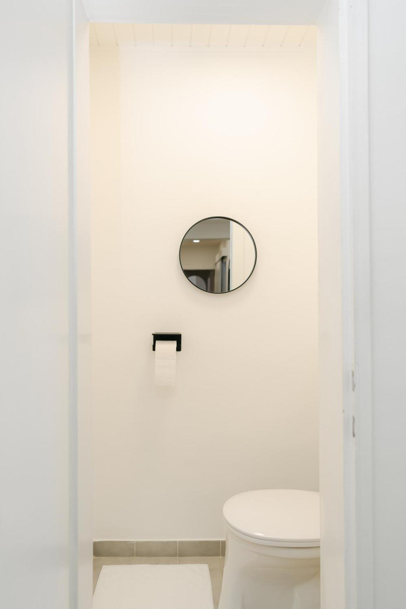 Apartamento Comfy For 4-6, 5 Min To Center, No Lift Currently *