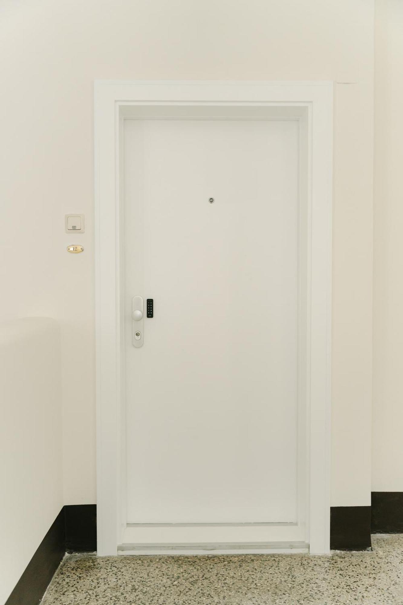 Comfy For 4-6, 5 Min To Center, No Lift Currently Vienna